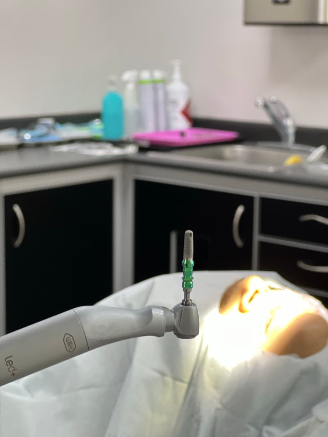 Precision implant handpiece